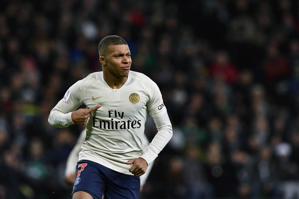 榜样的力量! 九三阅兵师姐现身广航院军训营